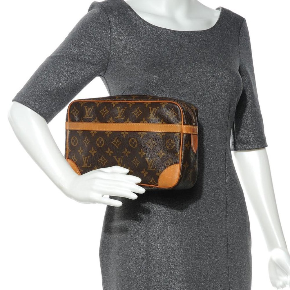 Louis Vuitton Monogram Compiegne 28 Clutch 1lv619